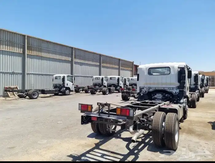 ايسوزو شاحنه متوفر جميع احجامها   للشركات والمؤسسات 1