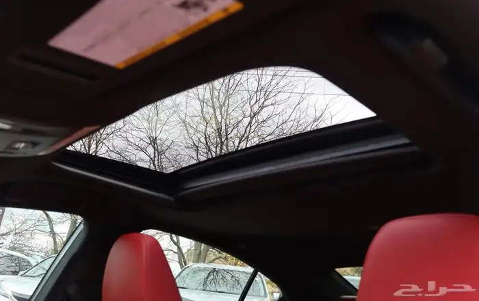 للبيع لكزز IS500 موديل 2023 فل موصفات وارد كندا 15