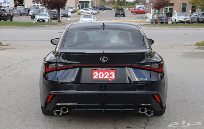 للبيع لكزز IS500 موديل 2023 فل موصفات وارد كندا 2