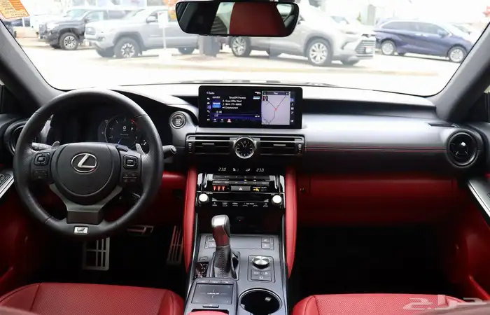 للبيع لكزز IS500 موديل 2023 فل موصفات وارد كندا 8