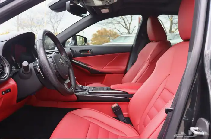 للبيع لكزز IS500 موديل 2023 فل موصفات وارد كندا 6