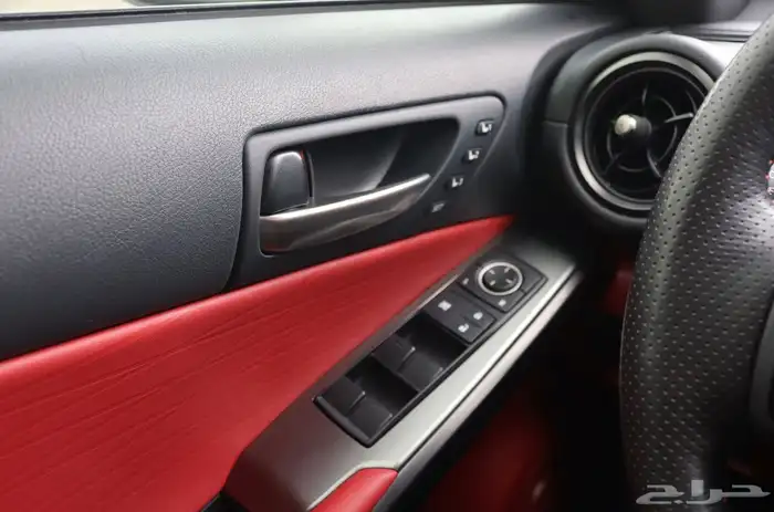 للبيع لكزز IS500 موديل 2023 فل موصفات وارد كندا 16