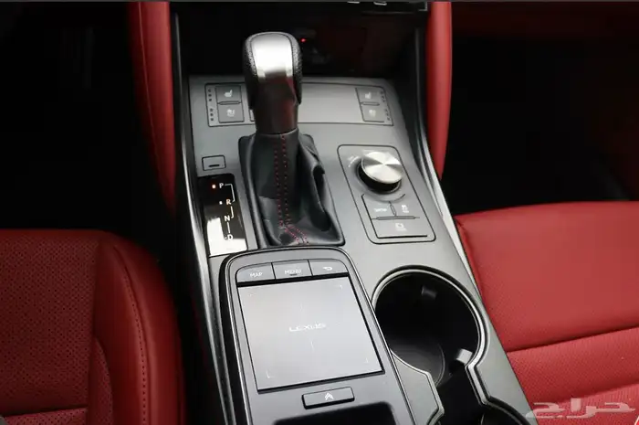 للبيع لكزز IS500 موديل 2023 فل موصفات وارد كندا 11