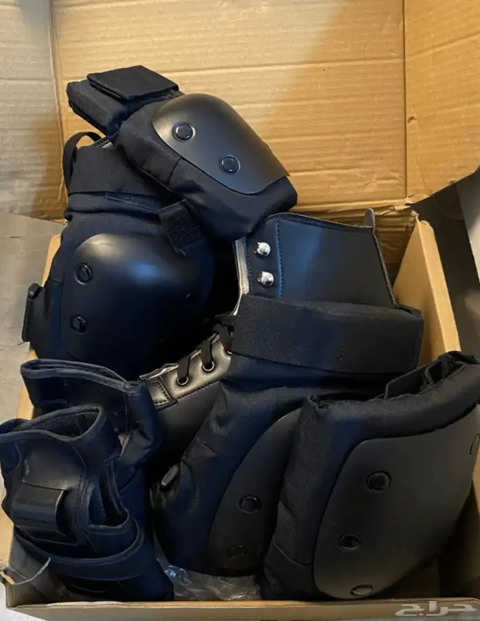 سكيت تزلج للكبار مقاس 40 مع معدات حمايه 1