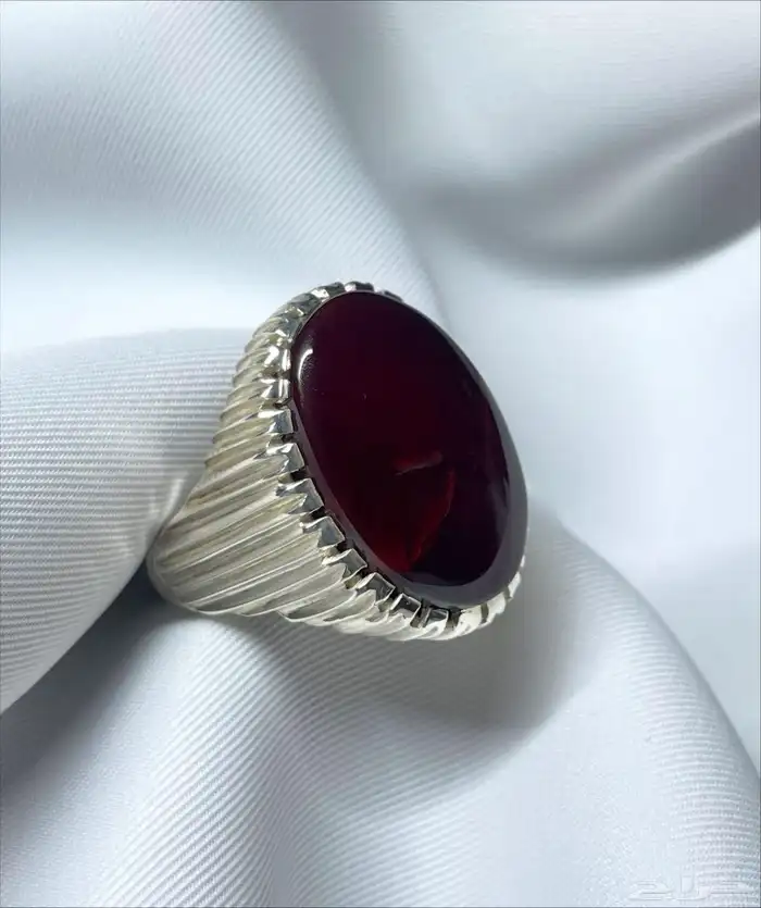 خاتم عقيق يماني كرزي مزعفر 1