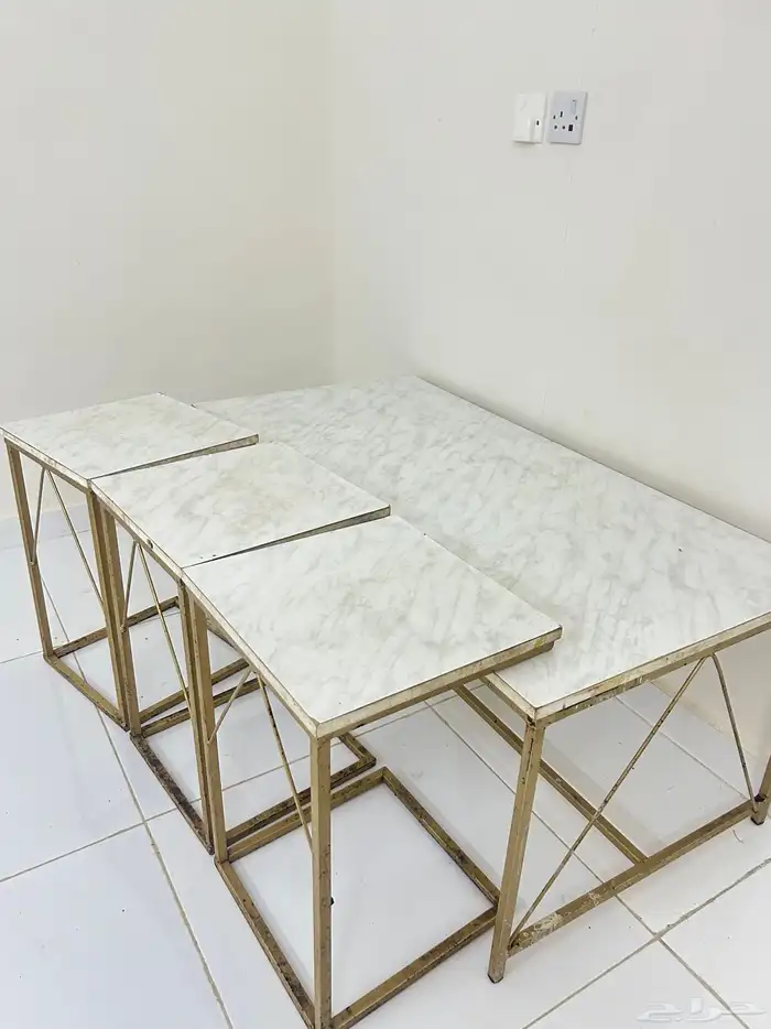 طاوله شبه جديده 5 قطع 0