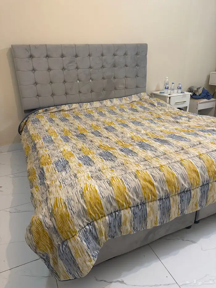 سرير نفرين غاز سطحي4 عيون 2 كراسي مفرده ومسجل سياره هونداي 1