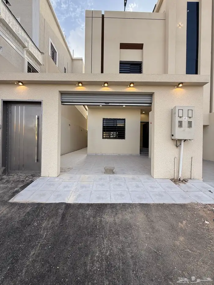 للبيع روف علوي وروف ارضي ببايكة سيارة ف شمال الخميس 0