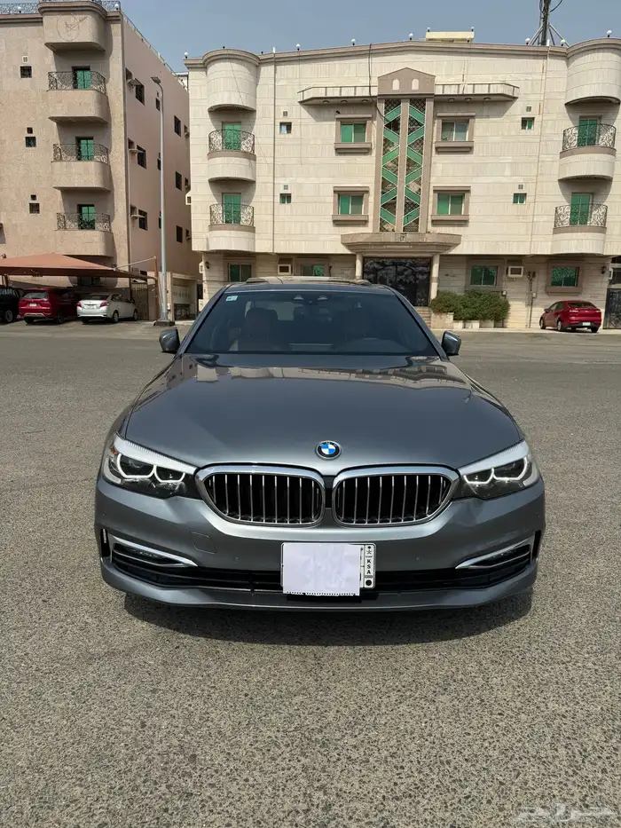 بي ام 530 فل 2017 ماشي 126 الف كيلو قمه في النظافه 48