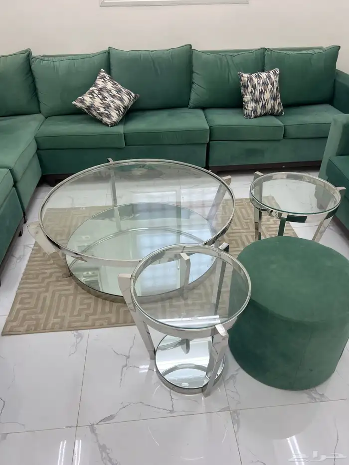 كنب وطاولة وفرشة ارضيه 3