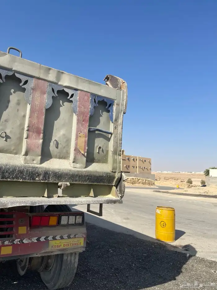 للبيع صندوق 18 متر قاعده 16 1