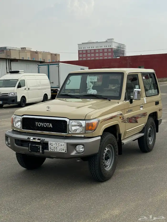 ربع 22 سعودي فل كامل الصقر بيج مخزن(النادر) 0