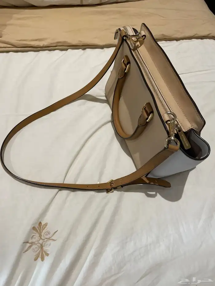 Michale korse purse for sale 500 sar 2