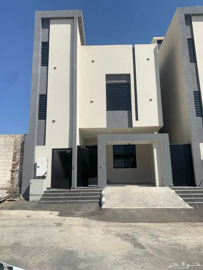 للبيع شقق ارضي بحوش مدخل سياره من 520 با الخميس 1