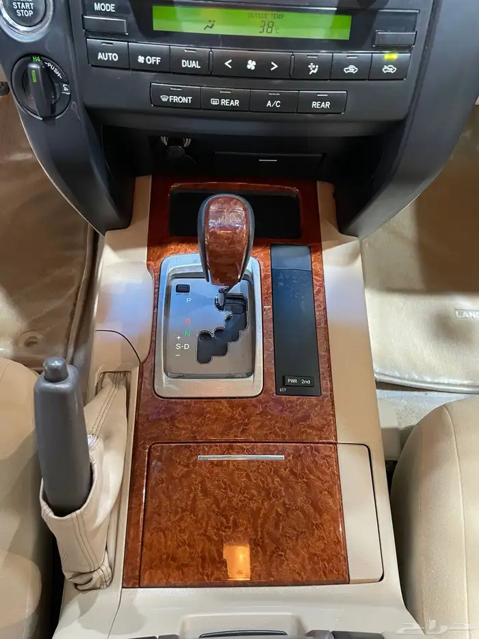 للبيع جيب جي اكس ار 2014 فل كامل عبداللطيف عداد 86 الف 22