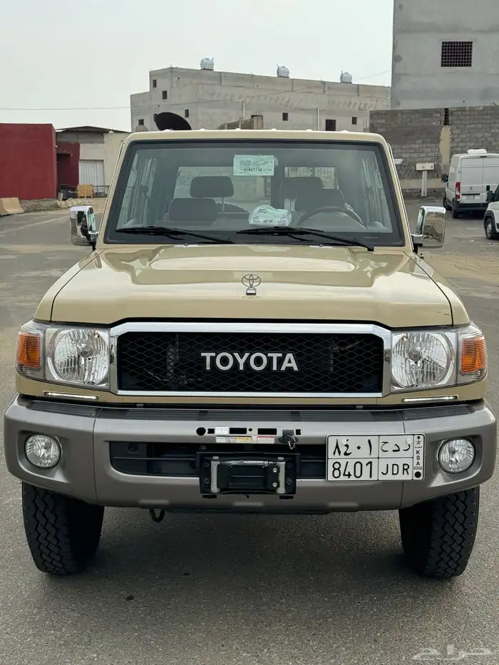 ربع 22 سعودي فل كامل الصقر بيج مخزن(النادر) 1