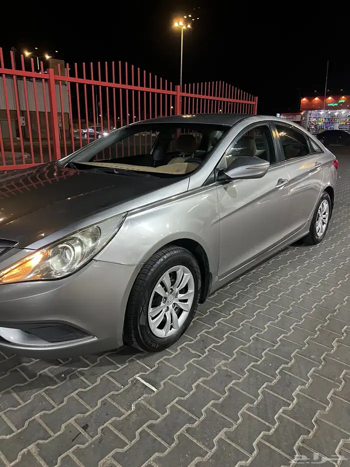 للبيع سوناتا 2013 نظيفة استندر 3