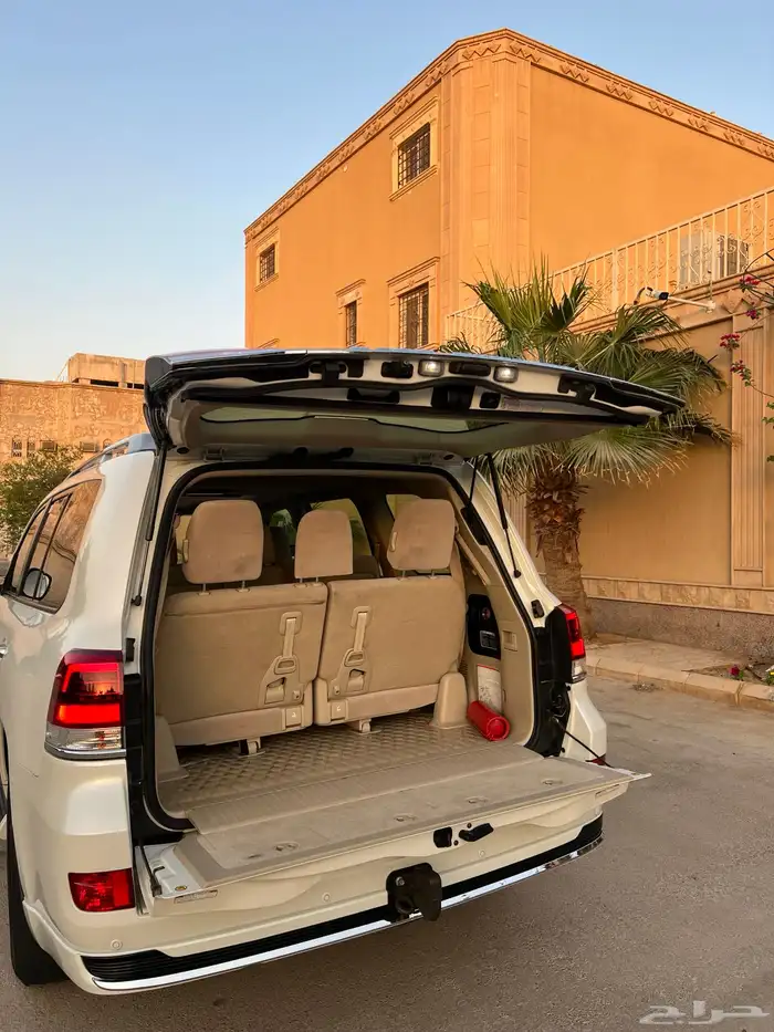 لاند كروزر 2019 GXR سعودي 18