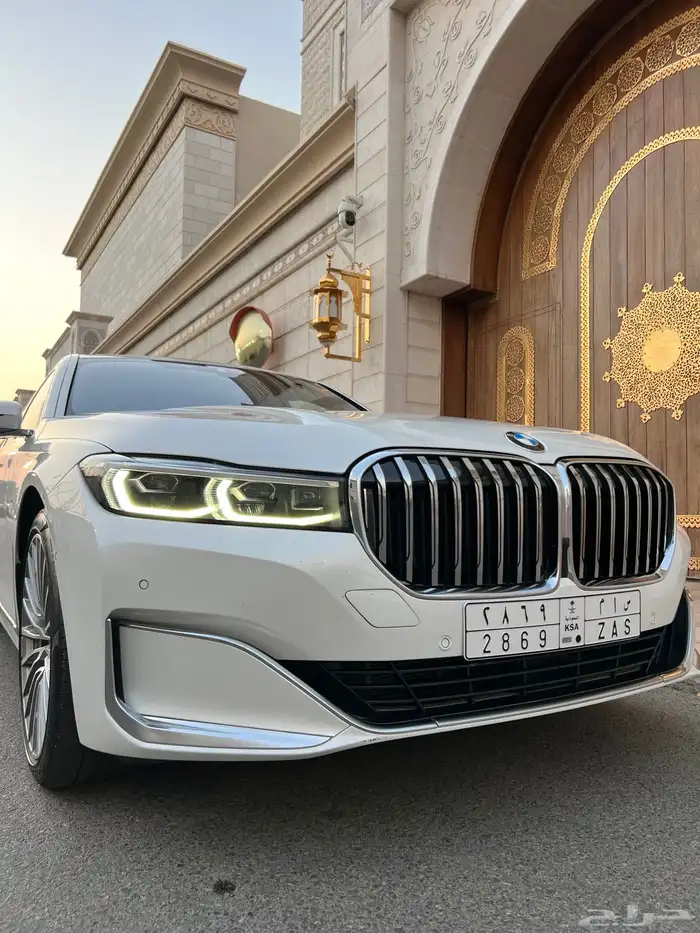 للبيع بي ام دبليو 2021 - 730 li بحالة الجديده 25
