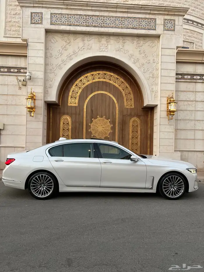 للبيع بي ام دبليو 2021 - 730 li بحالة الجديده 16