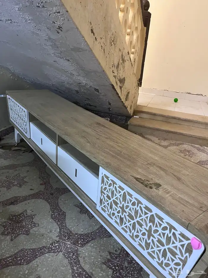 طاولة تلفزيون 1