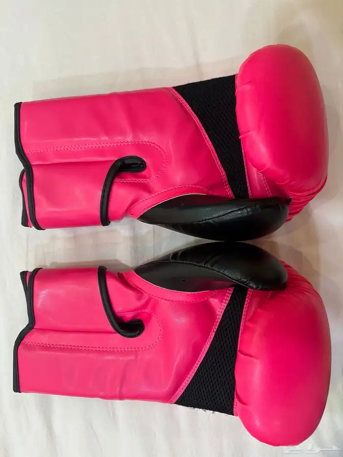 قفازات ملاكمة 9Rounds للنساء والرجال والأطفال مع الرباط وسير 5