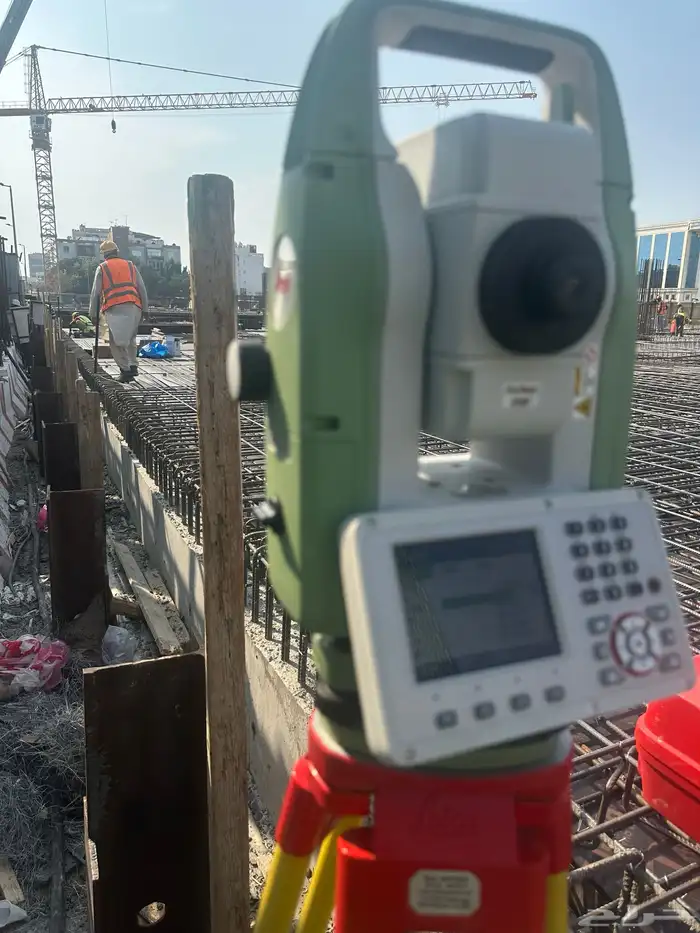 مساح عام مع جهاز توتال وجي بي اس (فرق مساحية ) 3