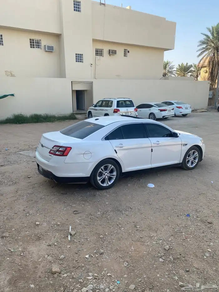 تورس ابيض لولوي نظيف محركات شرط 0