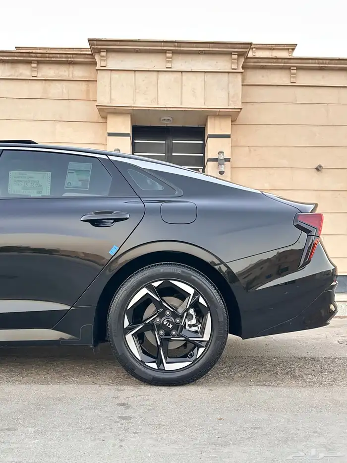 كيا K5 فل كامل 2024 بحالة الوكالة 8