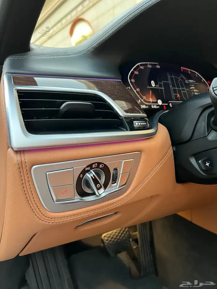 للبيع بي ام دبليو 2021 - 730 li بحالة الجديده 40