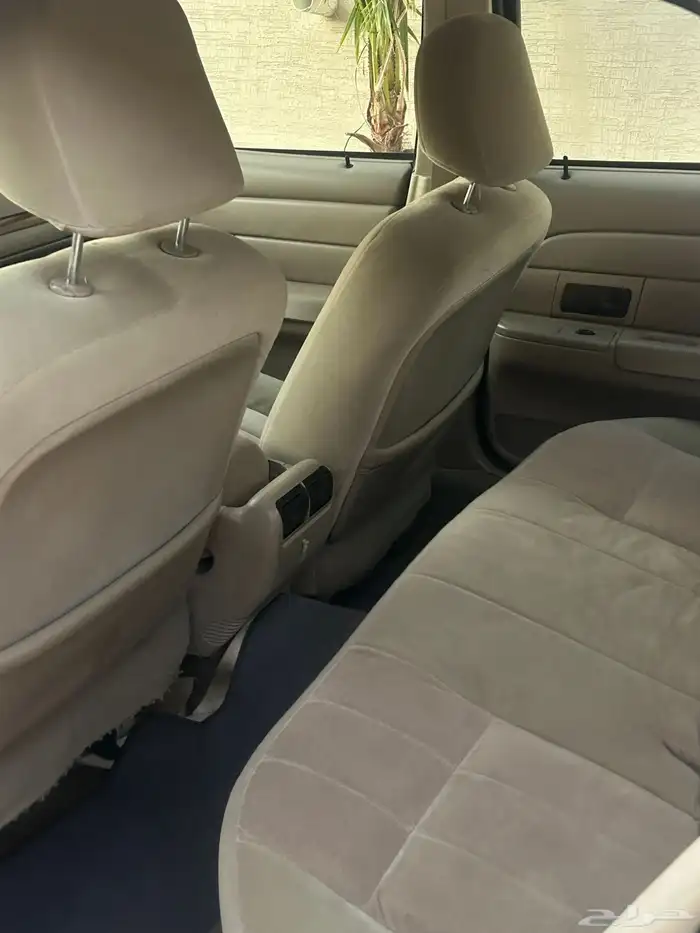 فورد فكتوريا 8