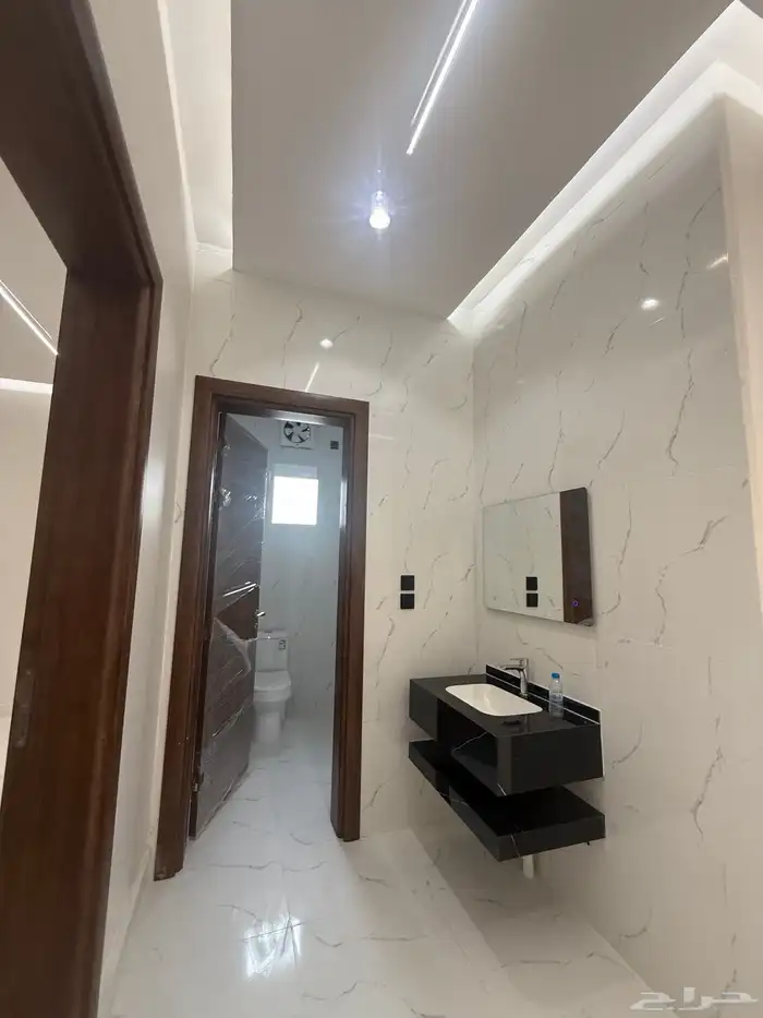 دور فاخر 460 بحي العوينة بالمربع الذهبي بسعر 980 الف 28