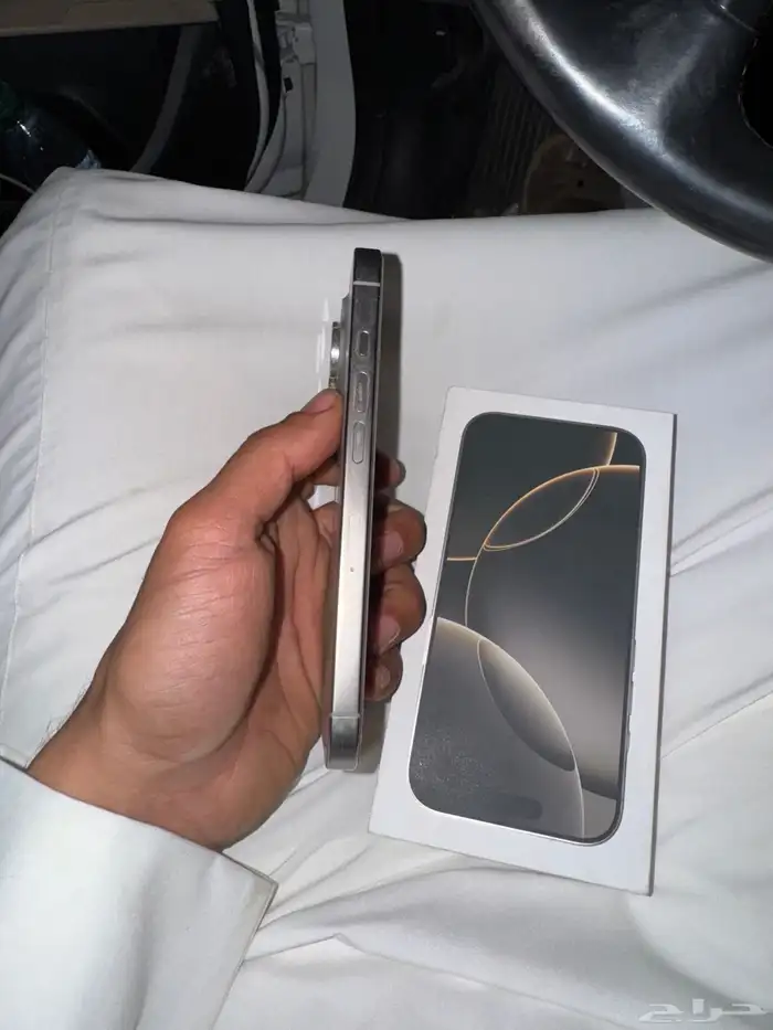 ايفون 16 بروا للبيع استخدام شهر ونص والبطاريه 100 ونظيف 0