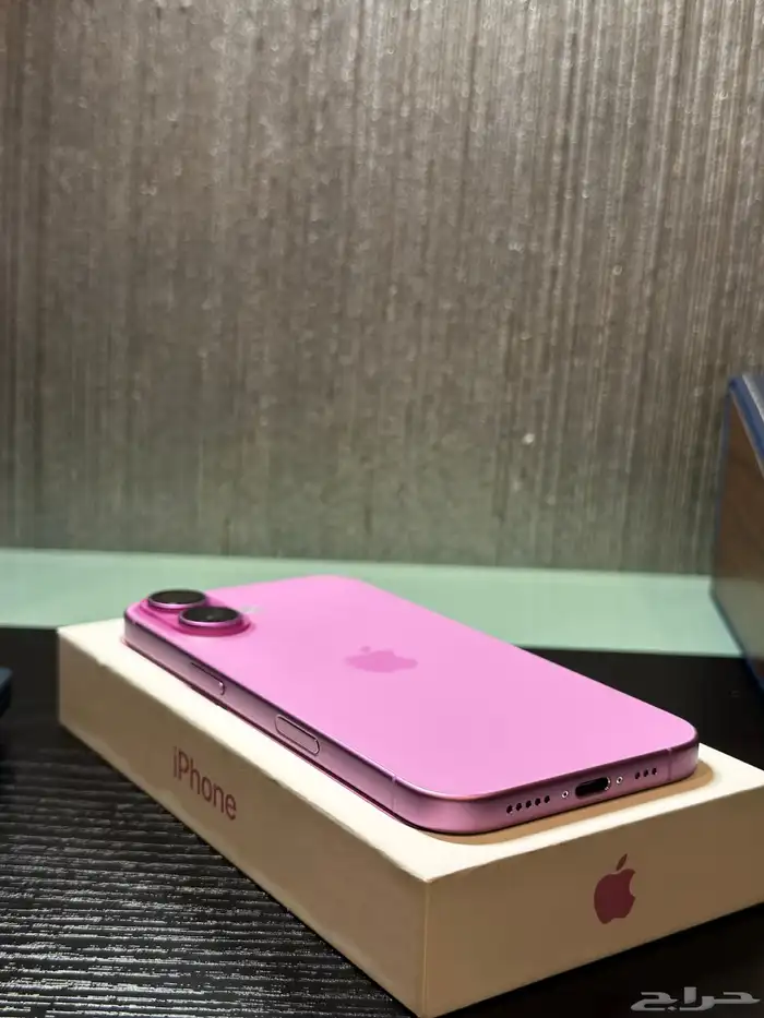 ايفون 16 وردي  256 GB 0