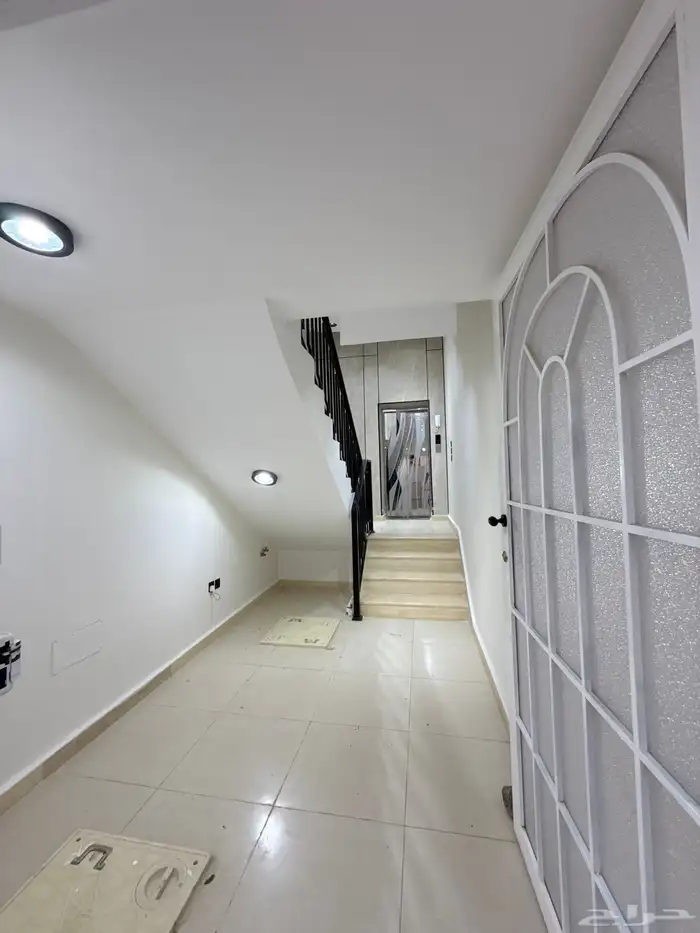 للبيع شقق ارضيه وعلويه بحي الموسي وسط الخدمات وحديقه 24