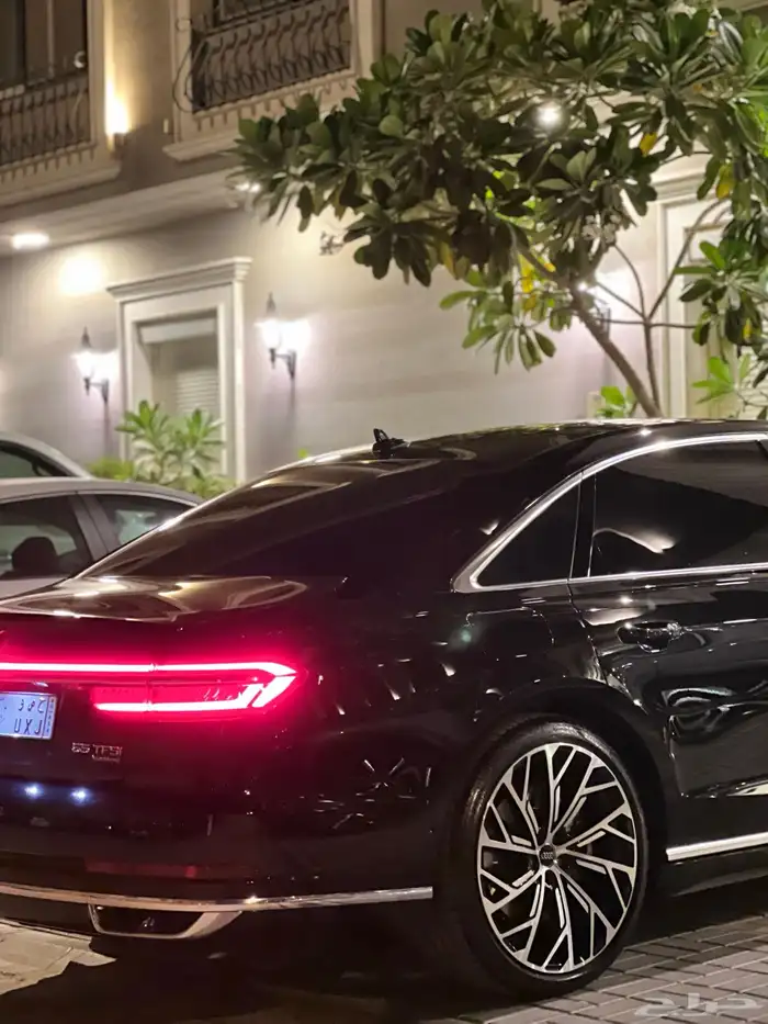 اودي A8L عداد قليل 2020 7