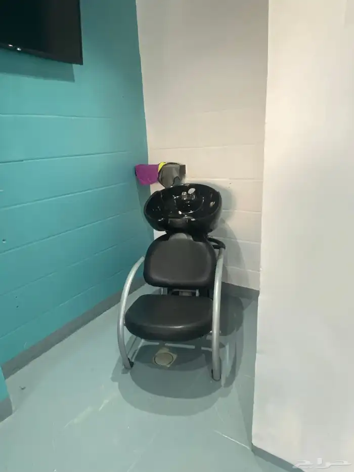 اثاث محل حلاقه جديده مستخدم اغراض كرسي واحد فقط 6