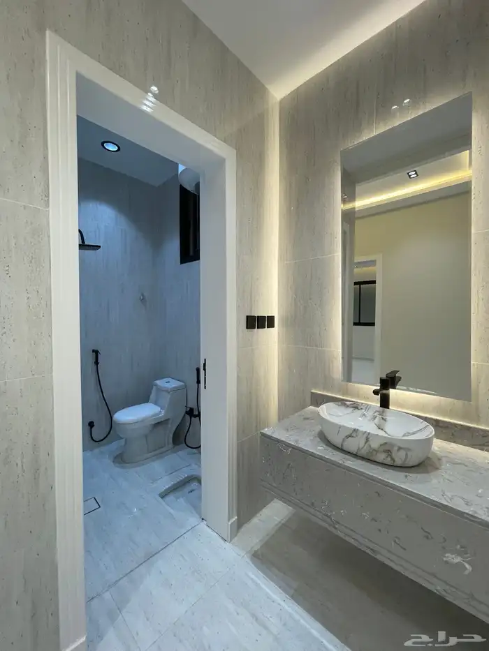 فيلا روف دور ثانى مع ملحق بدرج خارجى باالقرب من نادى ضمك 15