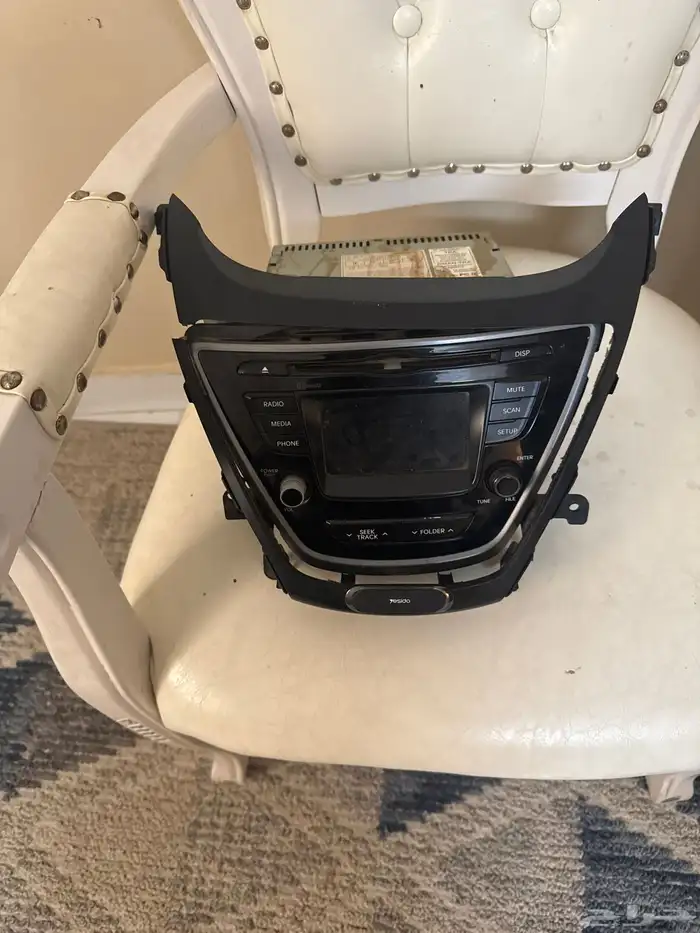 سرير نفرين غاز سطحي4 عيون 2 كراسي مفرده ومسجل سياره هونداي 3