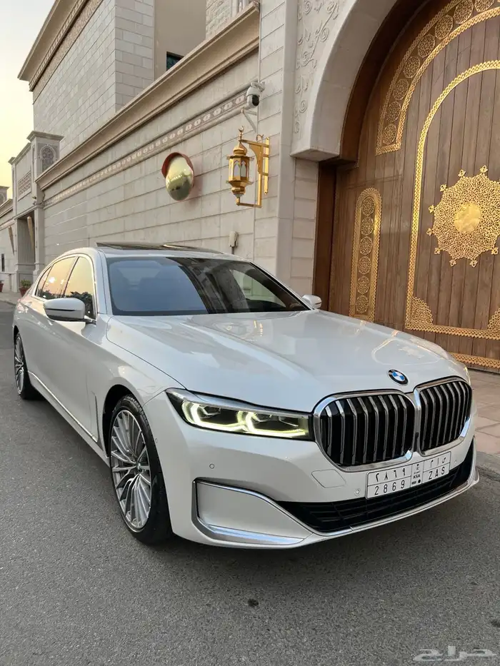 للبيع بي ام دبليو 2021 - 730 li بحالة الجديده 19