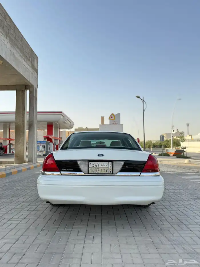فورد كراون فكتوريا 4