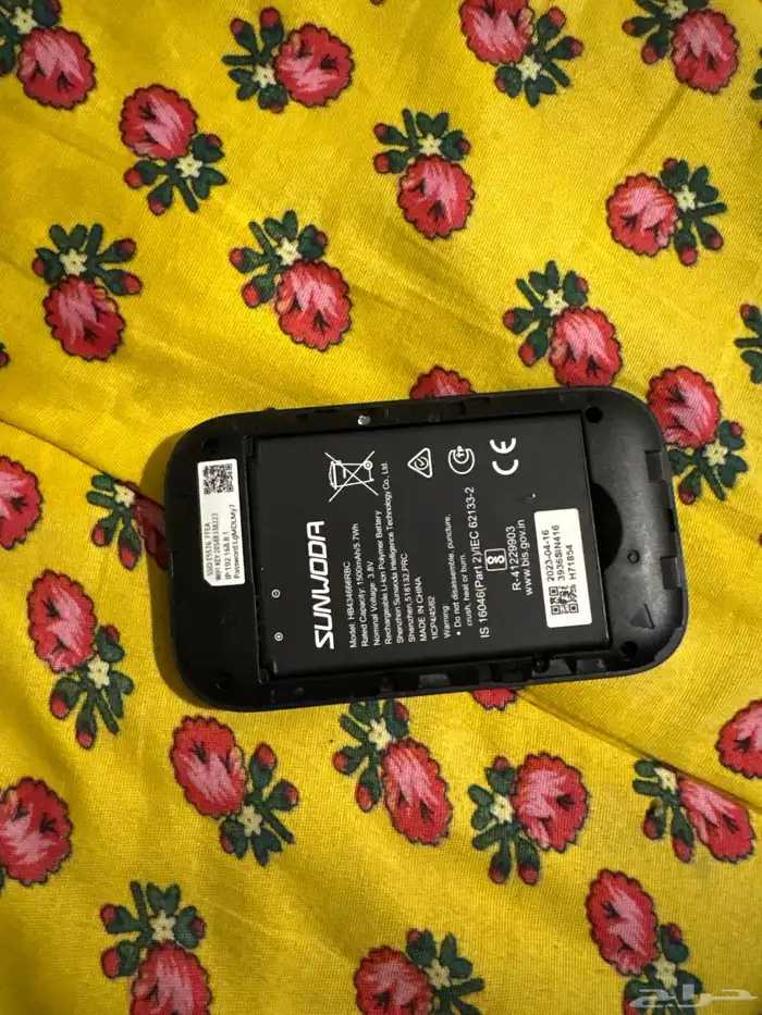 مودم شبكه لها معي تقريبا سنه لاكن تخليت عنها لان ركبت الياف 3