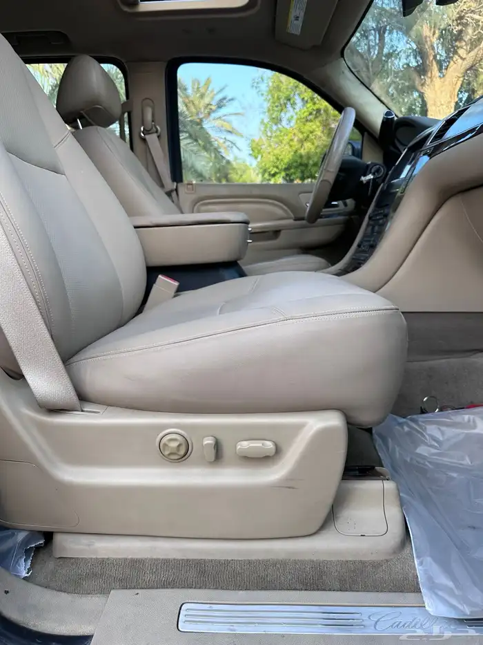 كاديلاك اسكاليد 2011 فل كامل الجميح 28