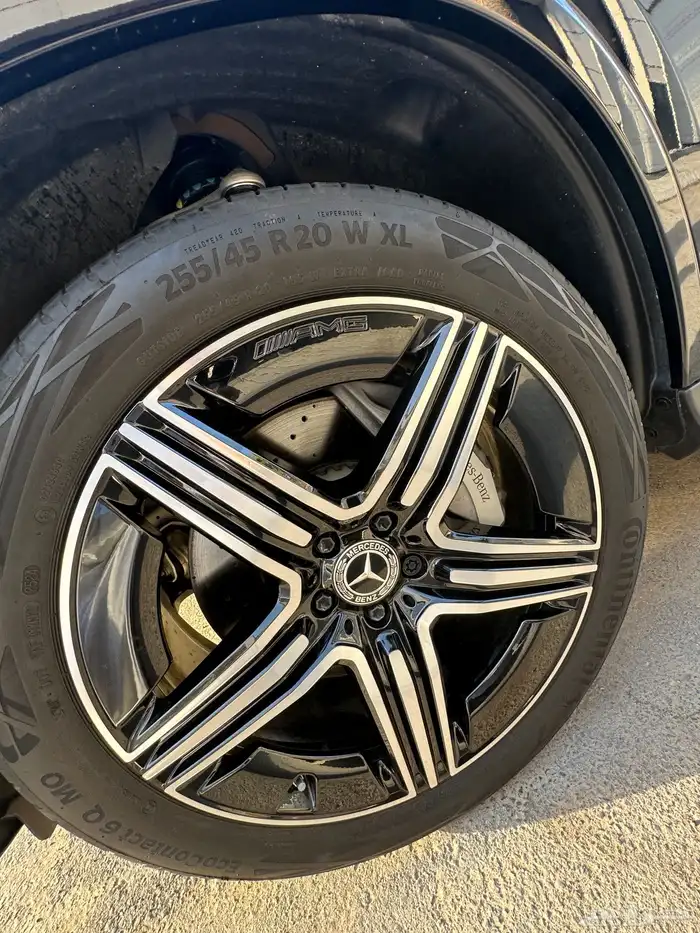 مرسيدس GLC300 AMG موديل 2025 شبه جديد وبضمان الجفالي 19