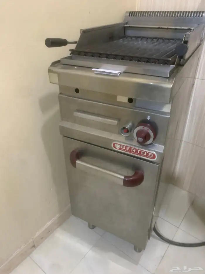 شواية غاز بحجارة الحمم البركانية ايطالية نظيفة جدا وممتازة 0