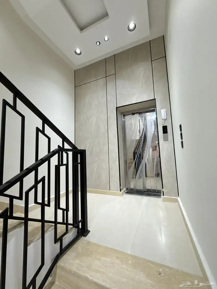 للبيع شقق ارضيه وعلويه بحي الموسي وسط الخدمات وحديقه 25