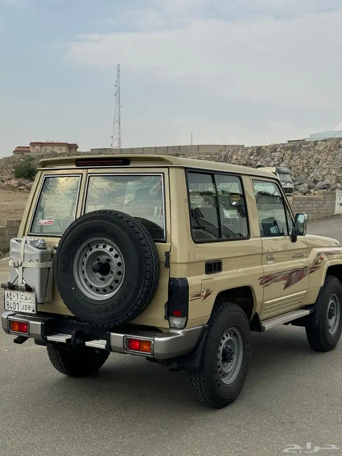 ربع 22 سعودي فل كامل الصقر بيج مخزن(النادر) 5