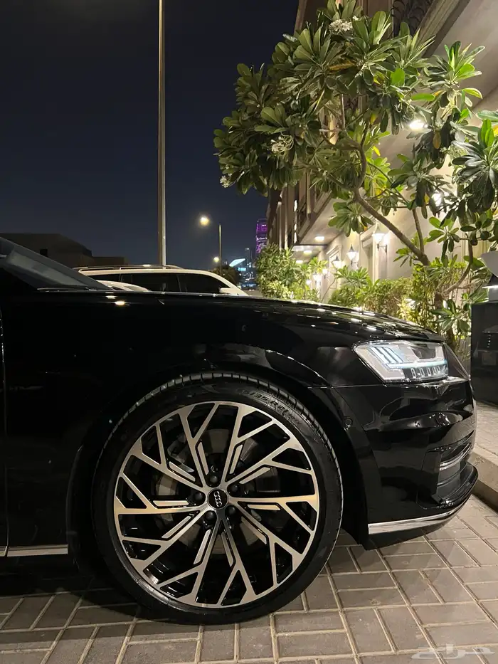 اودي A8L عداد قليل 2020 18