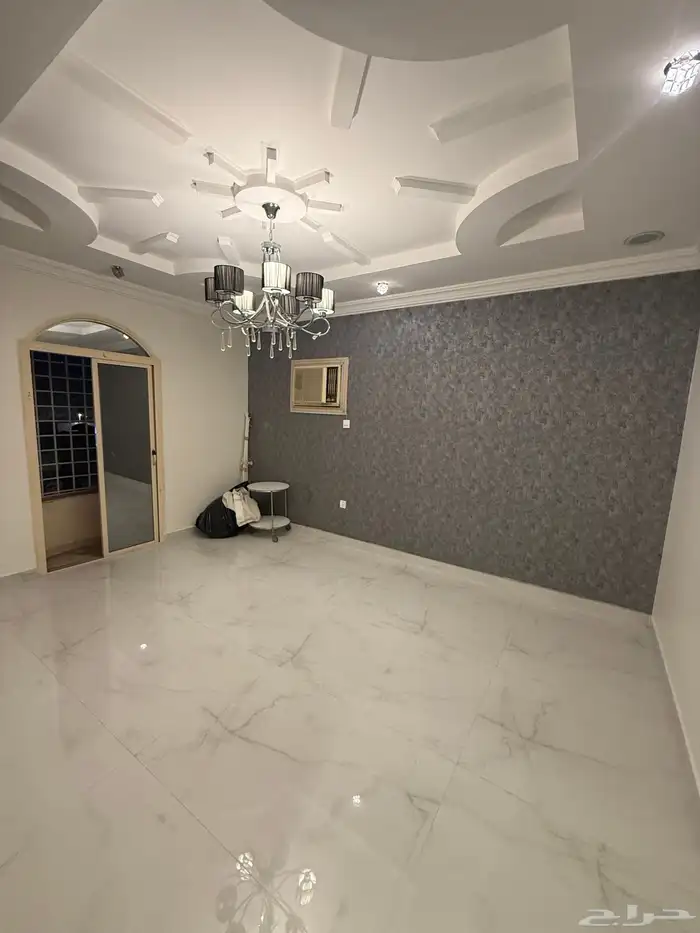 شقة لإيجار خمس غرف حي الصفا مكيفات راكبة 1