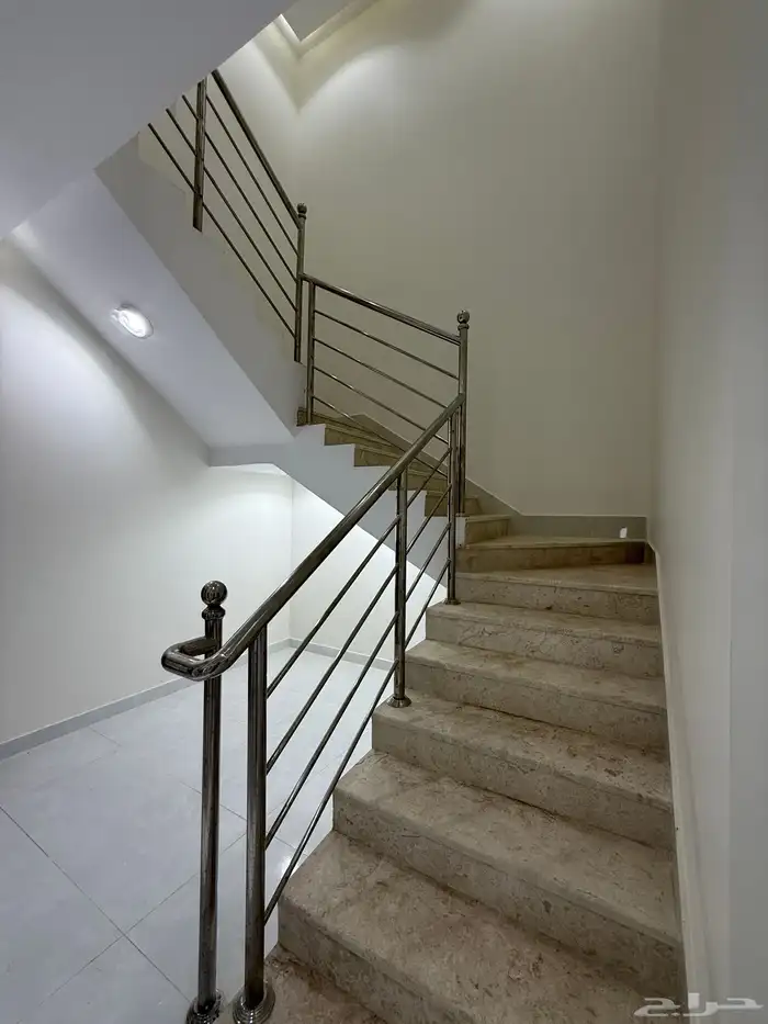 للبيع روف علوي وروف ارضي ببايكة سيارة ف شمال الخميس 18